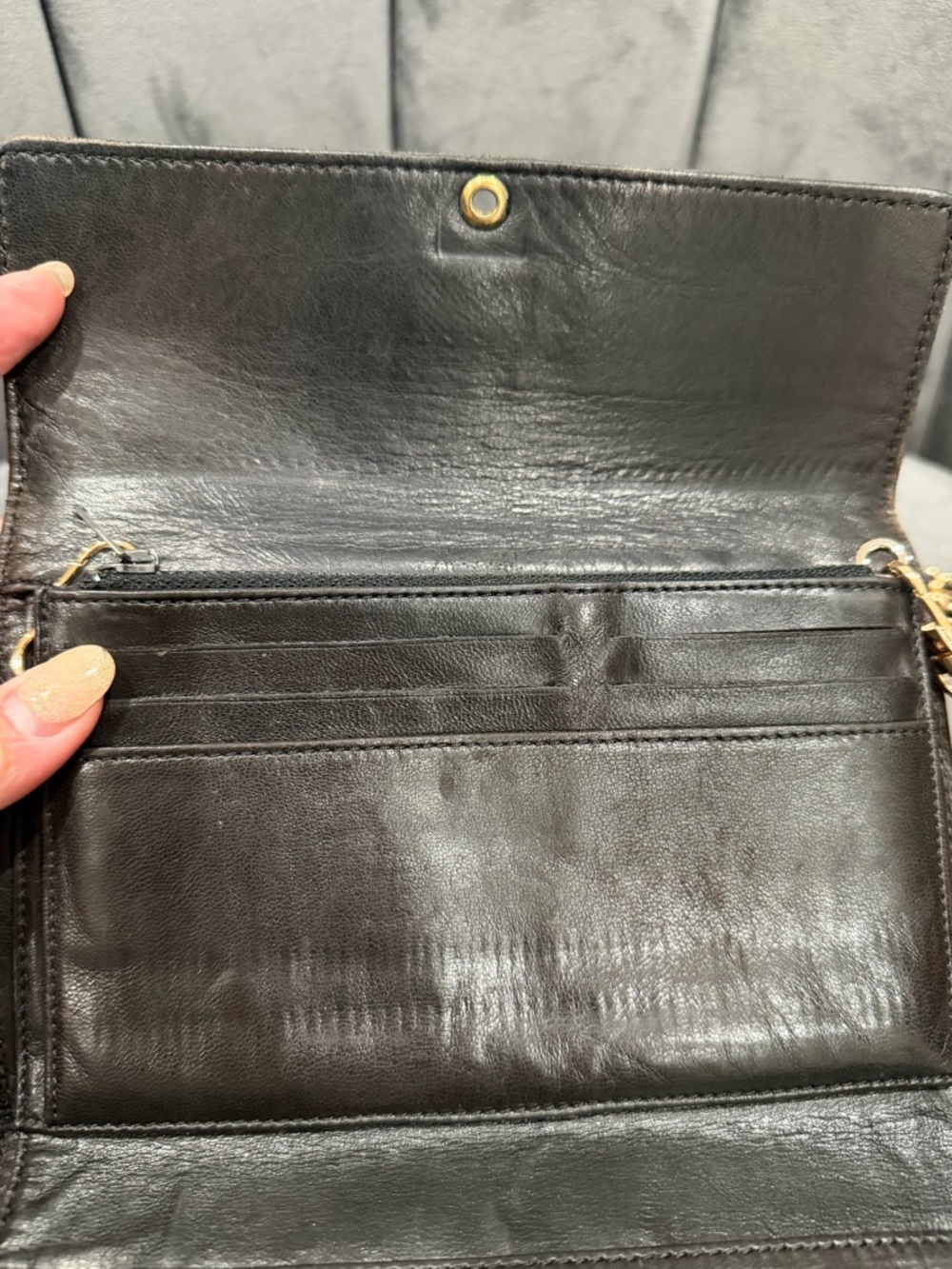Vintage caviar Chanel black and gold clutch wallet on chain crossbody bag - Picture 10 of 17